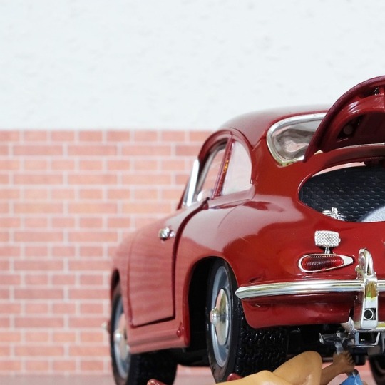 Elektrik Uzmanı Ayşe